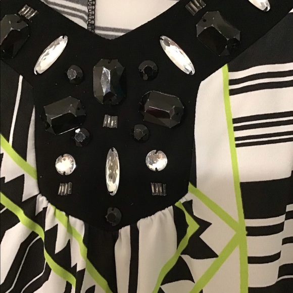 Avenue Top size 18/20 with defect - Picture 3 of 4